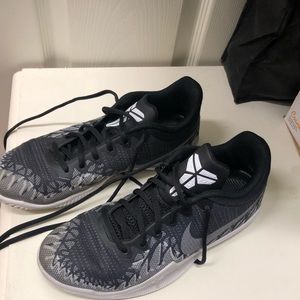 Size 6Youth Kobe Basketball Shoes.